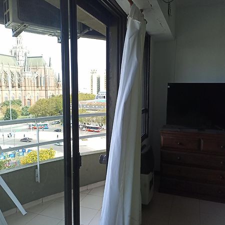 Departamento Plaza Moreno Con Balcon La Plata Eksteriør bilde